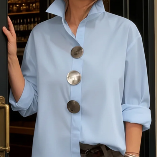 💎 50% DE RÉDUCTION – TEMPS LIMITÉ ! 💎 Chemise Oversize pour Femme avec Boutons Décoratifs – Col Montant, Ourlet Courbé & Polyester Anti-Froissement 👚✨