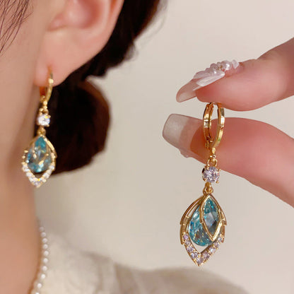 💎 50% DE RÉDUCTION ⏰ Boucles d'oreilles créoles pendantes bleu ciel – Légères, brillantes & faciles à porter – parfaites pour une touche de couleur au quotidien ou pour les soirées estivales 🌊